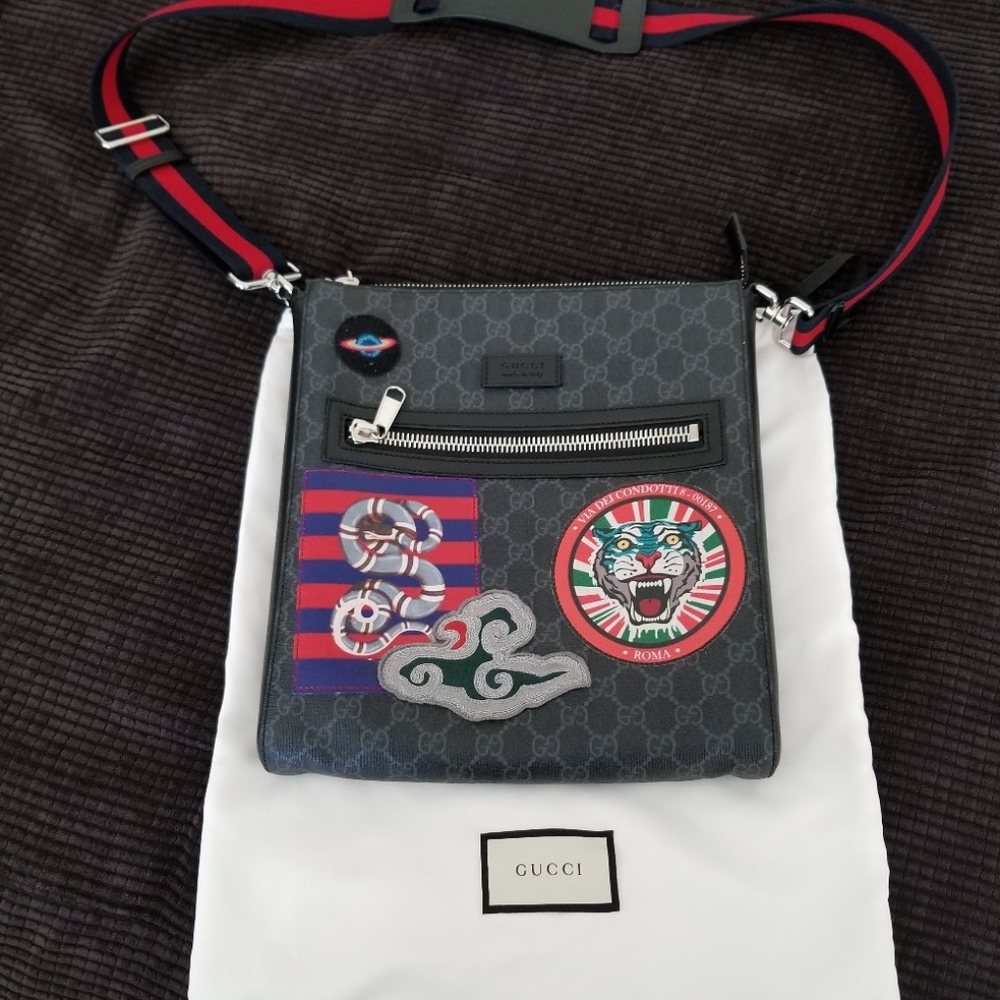 Gucci messenger bag